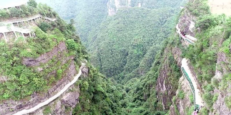 河北一网约车司机偏离路线，致女乘客跳车，乘坐网约车该如何保障自身安全？游戏画面